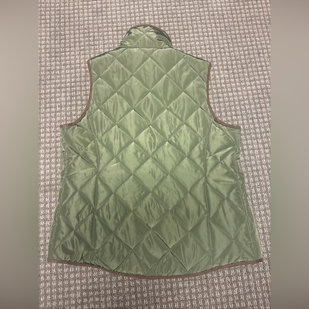 G.H. Bass & Co. Olive Green Vest with brown trim NWT - Picture 2 of 7